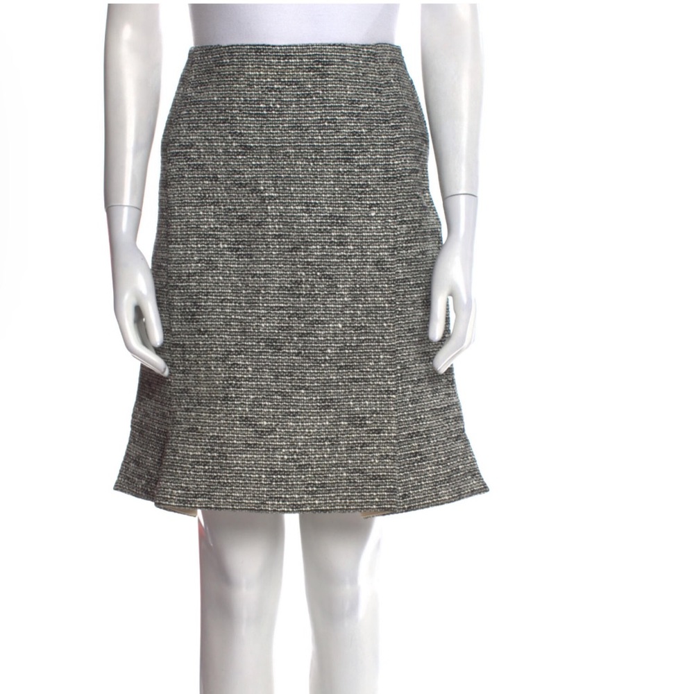 Balenciaga tweed boucle designer skirt like new sz 6 knee length amazing quality